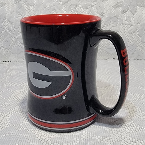 NCAA Georgia Bulldogs Black Red Embossed Cup 14oz Relief Coffee Mug Collectible - Picture 9 of 17